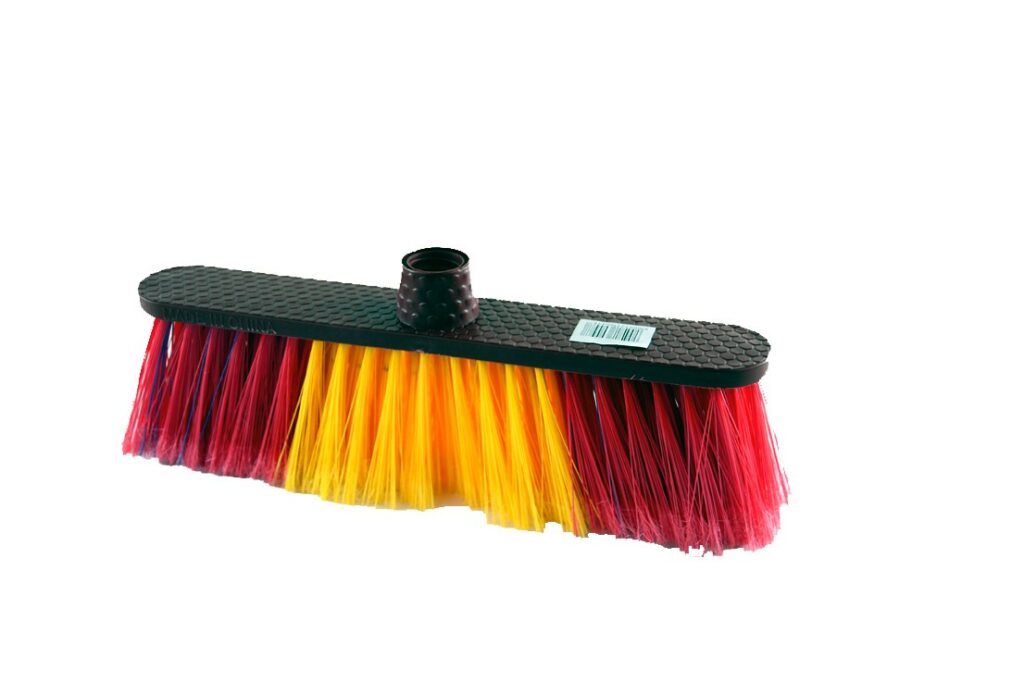 BROOM WITH WOODEN HANDLE 8217C