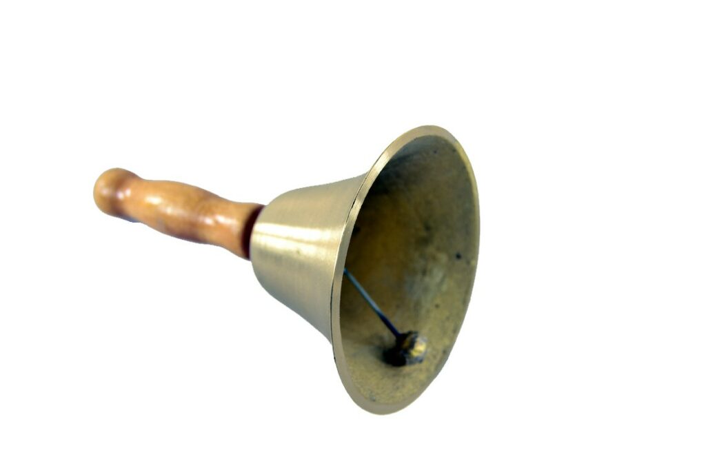 BELLS BRASS WOODEN HANDLE 14CM